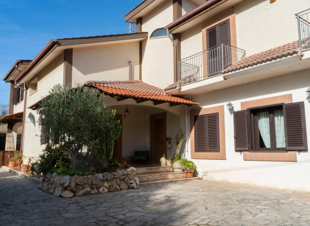 Villa Lina Bed&Breakfast Таранто Экстерьер фото