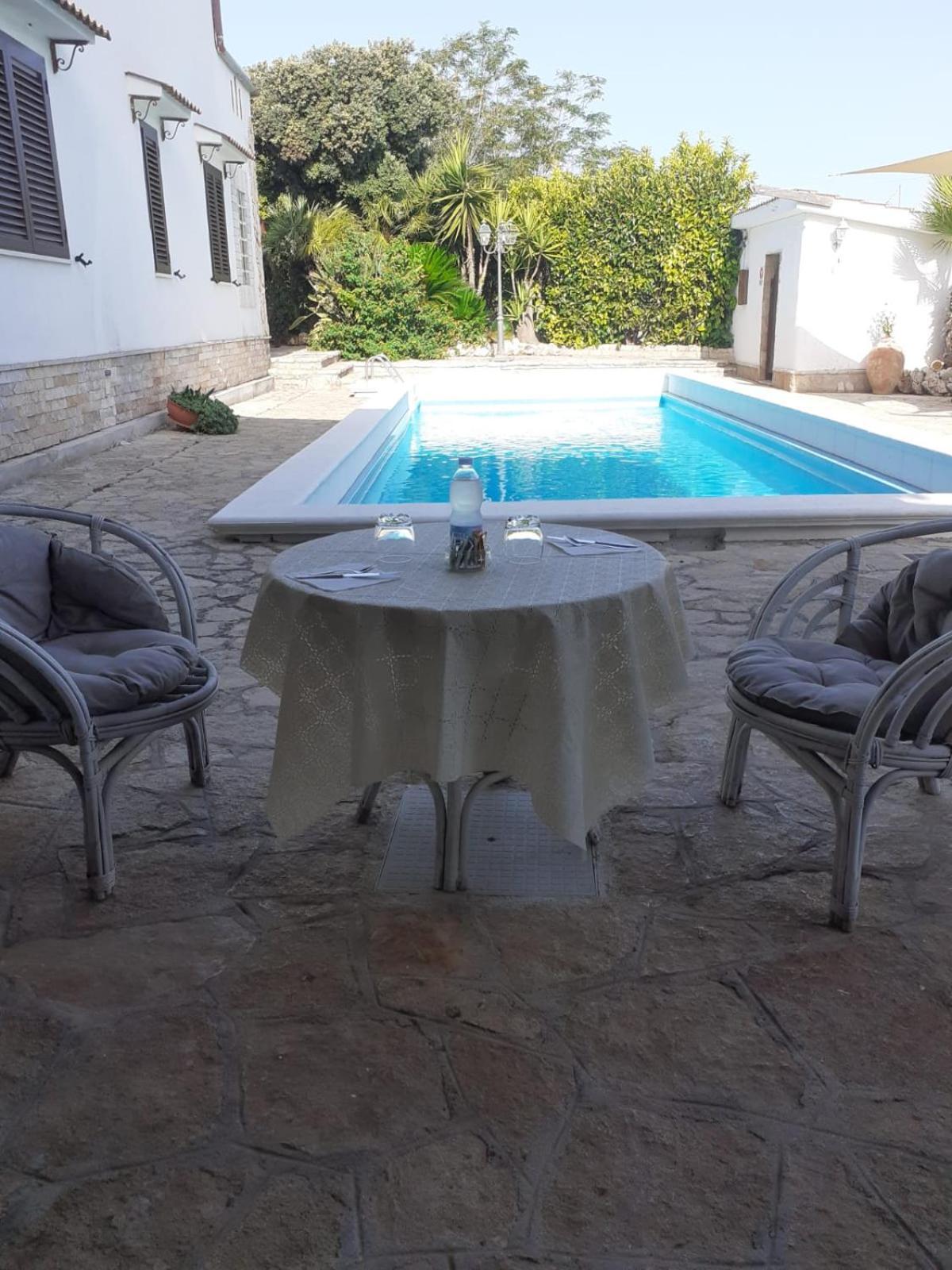Villa Lina Bed&Breakfast Таранто Экстерьер фото