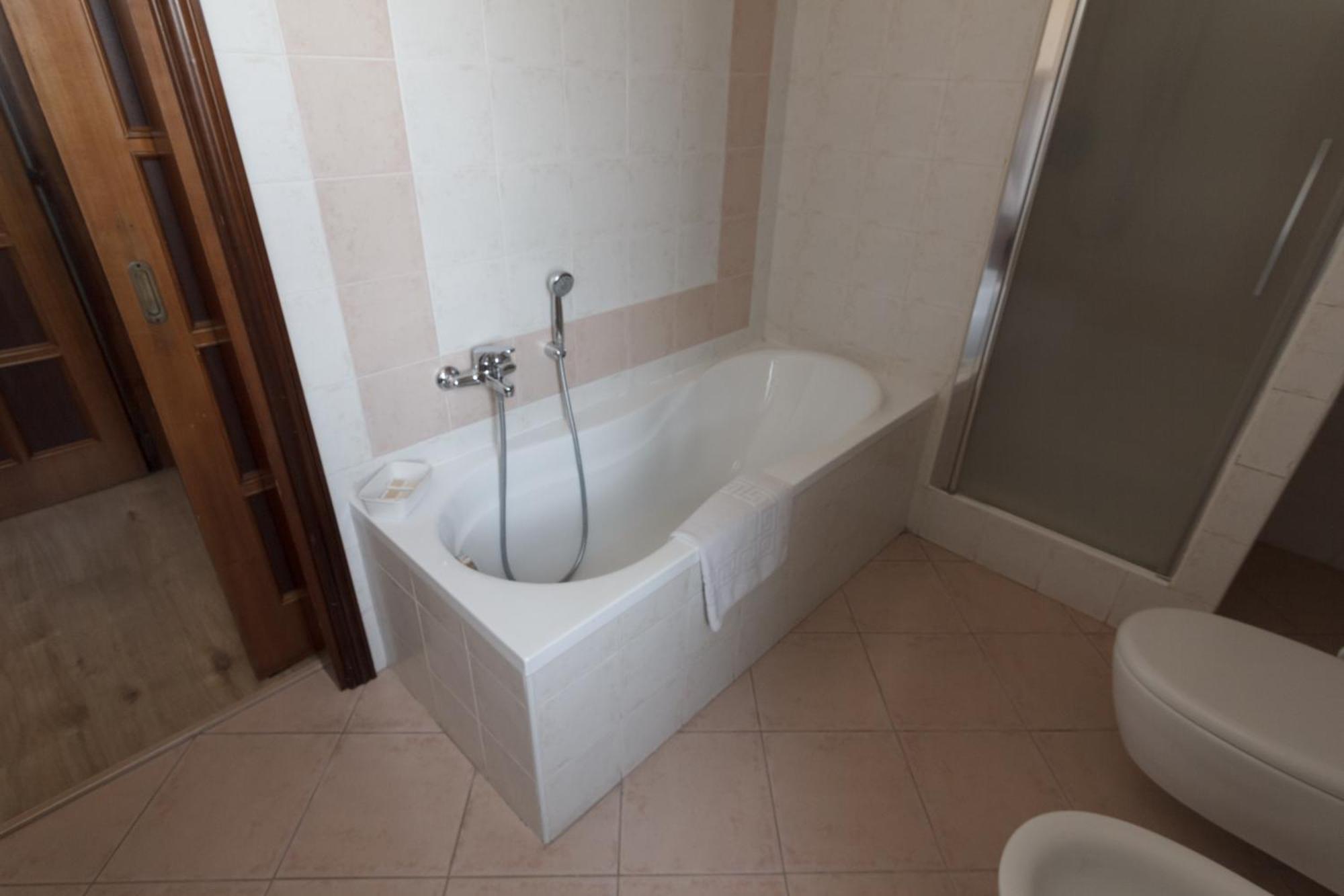 Villa Lina Bed&Breakfast Таранто Экстерьер фото